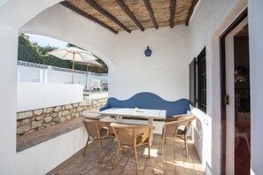 Villa, Smoking