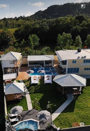 Exterior - Hermosa Villa Mi Casita con 8 habitaciones 8 baños 12 cama Yamasa Monte Plata. (Monte Plata)