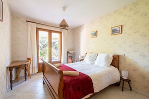 5 bedrooms, iron/ironing board, free WiFi, bed sheets - Ostal  Pioch des Pins - Piscine privée (Aniane)