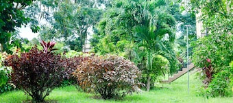 Jireh's Place - Charming 1-bedroom apartment in peaceful Whitehall Estate