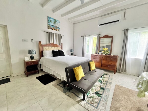 1 chambre, coffres-forts dans les chambres, fer et planche à repasser