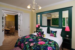 Suite | In-room safe, individually decorated, desk, free WiFi - Hotel The Rose by Goeres (Luxembourg City)