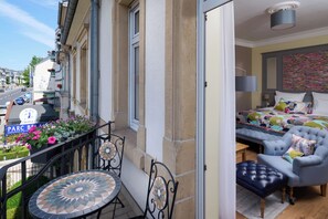 Deluxe Double Room | Terrace/patio - Hotel The Rose by Goeres (Luxembourg City)