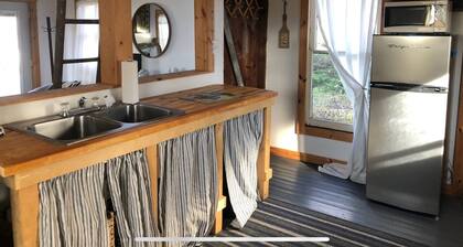Hannah's Creek Farm Cottage