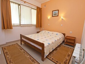 Apartment, 2 Bedrooms, Patio, Garden View - Holiday Home With Barbecue in Medulin (Medulin)