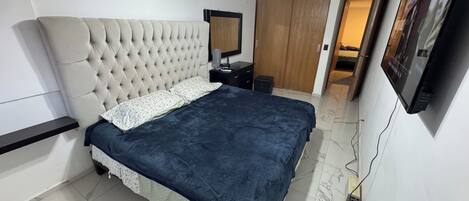 2 chambres, fer et planche à repasser, Wi-Fi, draps fournis