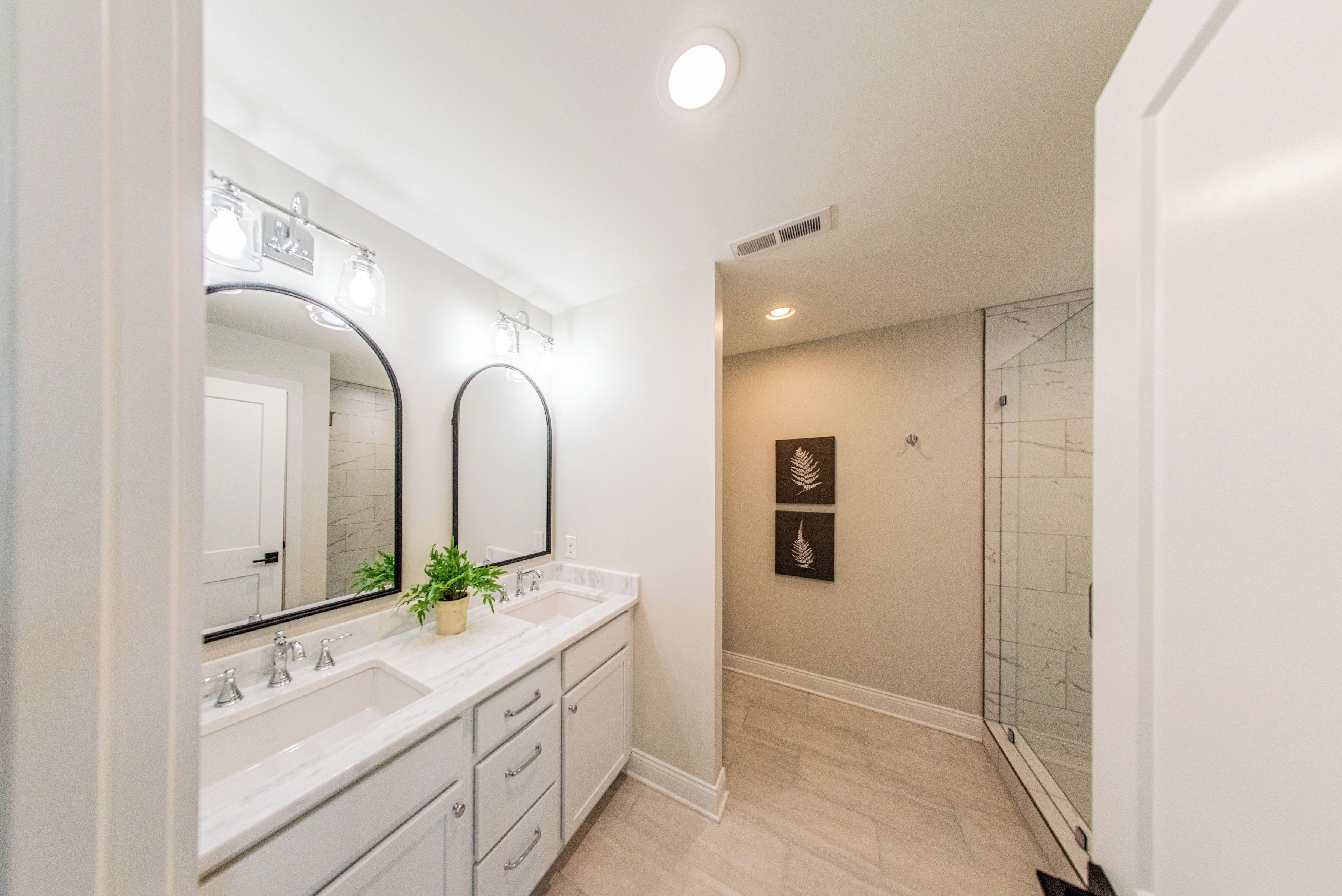   吹风机、毛巾、肥皂、卫生纸