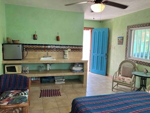 1 bedroom, bed sheets