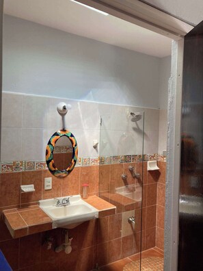Shower, towels