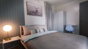 2 Schlafzimmer, Schreibtisch, Bügeleisen/Bügelbrett, kostenloses WLAN