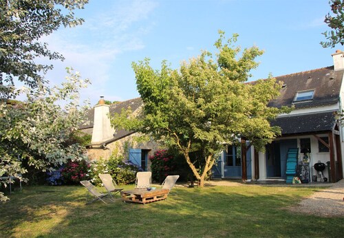 Large house between sea and countryside