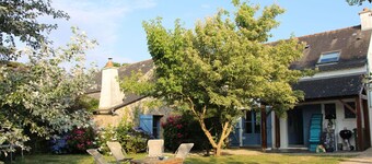 Large house between sea and countryside