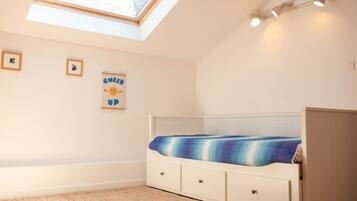 2 bedrooms, desk, iron/ironing board, travel crib