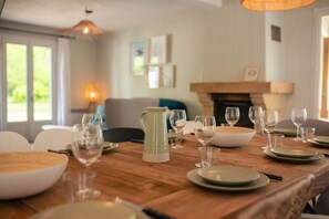 Dining - Villa Ersa Navera 15 min from the ocean (Saubrigues)