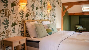 5 soveværelser, skrivebord, strygejern/strygebræt, weekendseng