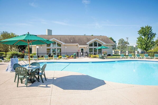 Seasonal outdoor pool