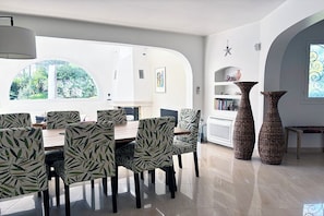 Dining - AT HOME • Charm, swimming pool, golf, beaches (Saint-Raphaël)