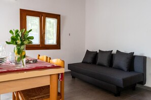 Living area - Camping La Conchiglia Bungalow Azalea for 4 persons (Sottomarina)