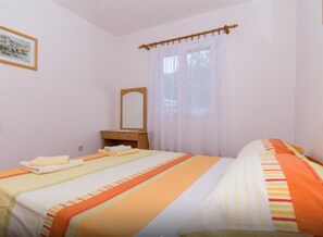 1 chambre, fer et planche à repasser, Wi-Fi, draps fournis