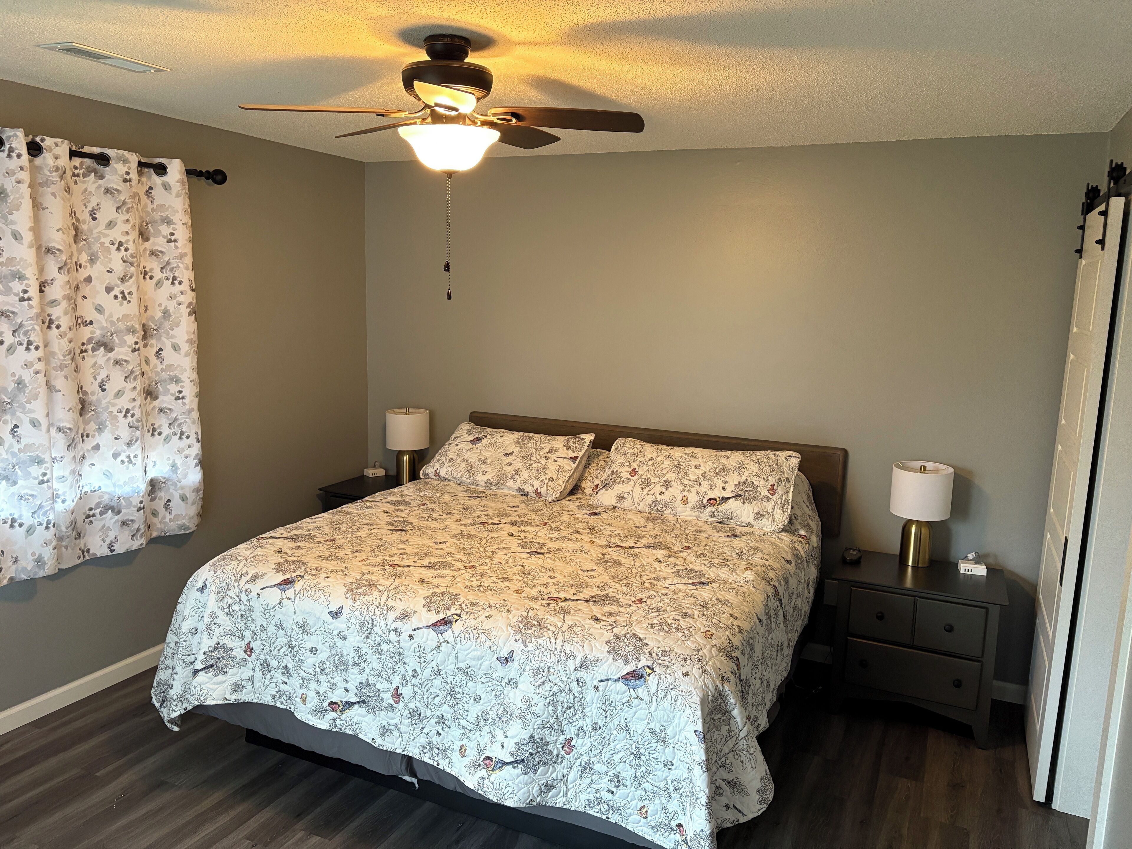 3 habitaciones, cuna de viaje, wifi y ropa de cama 