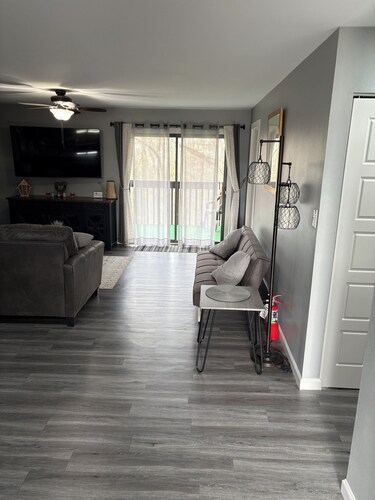 Charming 2-bedroom 2-bath condo with WiFi in Monroe City by Mark Twain Lake