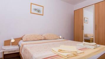 1 makuuhuone, silitysrauta/-lauta, Wi-Fi, vuodevaatteet