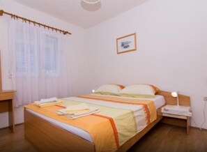 1 bedroom, iron/ironing board, WiFi, bed sheets - Apartments Slanada - One-Bedroom Apartment with Sea View and Terrace 5 (Mastrinka)