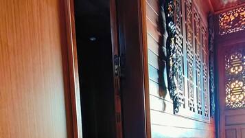 Chambre Double Classique, 1 grand lit, non-fumeurs, vue jardin | Bureau, rideaux occultants, chambres insonorisées