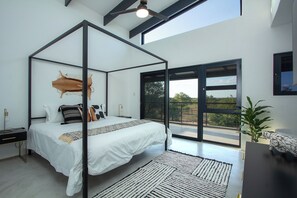 5 bedrooms, WiFi, bed sheets