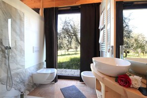 Villa, Garden View | Bathroom | Shower, hair dryer, bidet, towels - Villa Montello Pool Jacuzzi Ac Wifi  (Volpago del Montello)