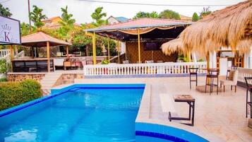 12 piscines couvertes