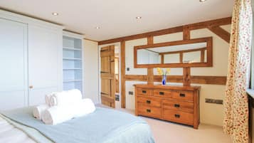 4 bedrooms, individually decorated, individually furnished, free WiFi