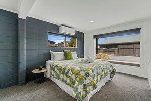 1 bedroom, travel cot, free WiFi, bed sheets - The Snuggery - Taupo (Taupo)