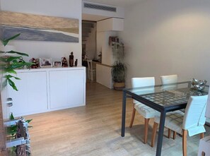 Dining - SEASONAL RENTAL HOUSING ALELLA (Alella)