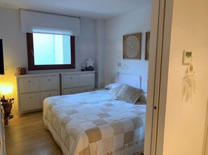 3 bedrooms, iron/ironing board, WiFi