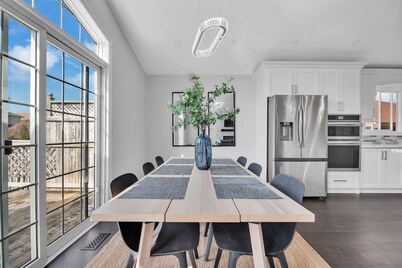 워털루의 높은 천장 집, 편안한 파티오