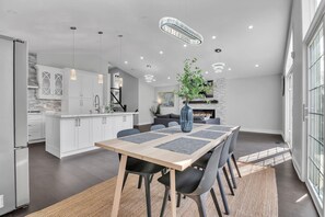 House | 3 bedrooms - High-ceiling Home Relaxing Patio in Waterloo (Waterloo)
