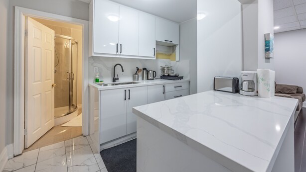House | 2 bedrooms - Niagara s Nest Comfy 1BR 1BA Close to the Falls (Niagara Falls)