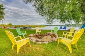 House, Smoking | 4 bedrooms - Lakeside Living BBQ Fun Boat Deck Playground (Selwyn)