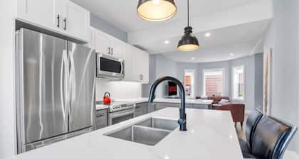 Tranquil 2BR Triplex in the Heart of Shelburne