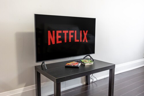 Serenity by the Falls Modern 2 Bedroom Hideaway