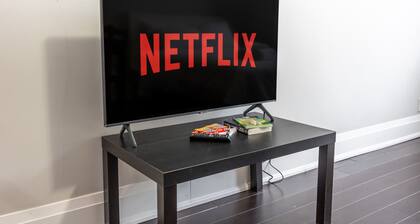 Serenity by the Falls Modern 2 Bedroom Hideaway