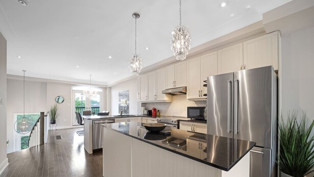House - Family-friendly 3BR Mississauga Home w Parking (Mississauga)