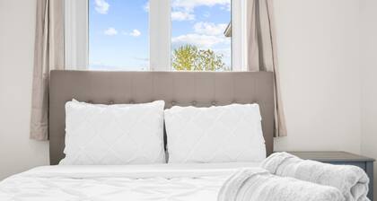 Newly Renovated 3BR in Whitby Family-friendly