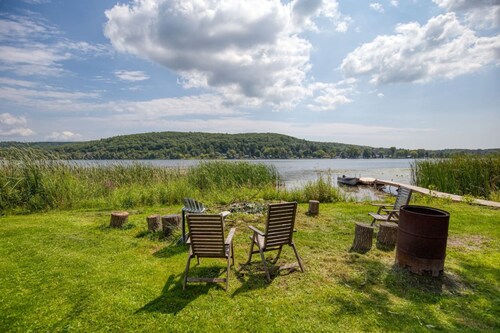 Waterfront Cottage w Swim Spa BBQ Close to Skiing