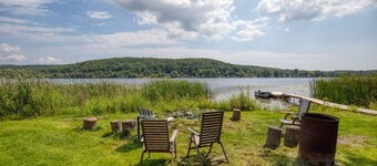 Waterfront Cottage w Swim Spa BBQ Close to Skiing