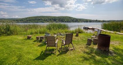 Waterfront Cottage w Swim Spa BBQ Close to Skiing