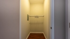 House | 1 bedroom - Peaceful 1BR Oasis Near Niagara Falls Attractions (Niagara Falls)