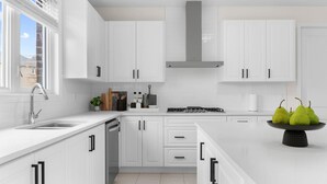 Unclassified image, 3 of 30, button - Prime Peterborough 5BR Newly Renovated Home (Otonabee-South Monaghan)