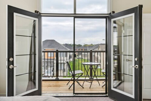 A Brand New 4BR Townhouse in Thorold Retreat